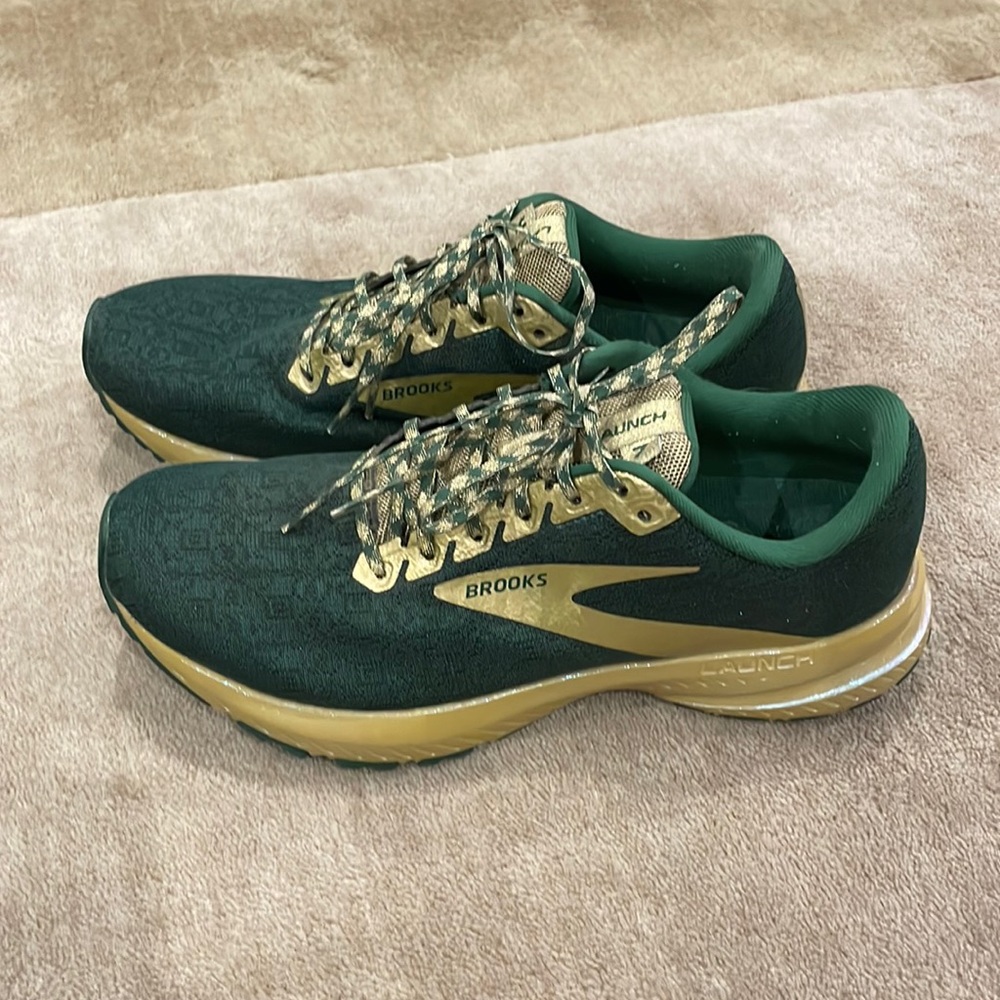 Brooks Launch 7. Size 8.5